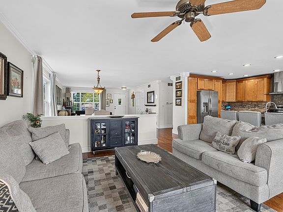 4th image of 16709 Karen Springs Dr