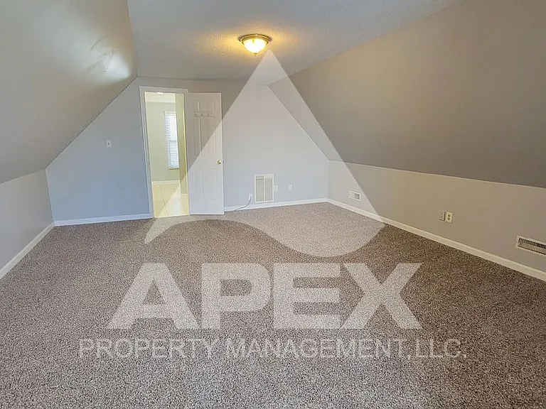 2028 Woodrow Dr — Photo 19