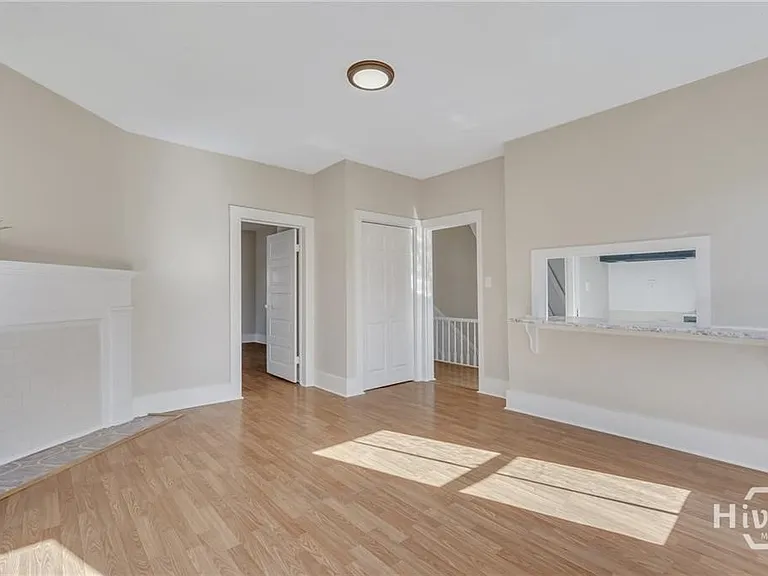 218 W Anderson St #UPPER — Photo 48