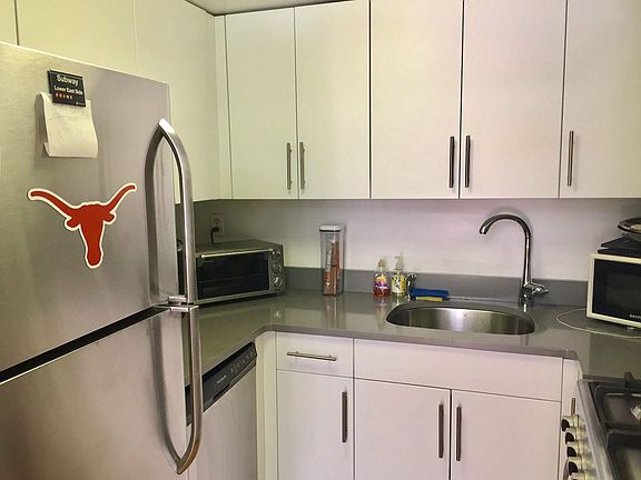 3rd image of 60 W 14th St APT 2A