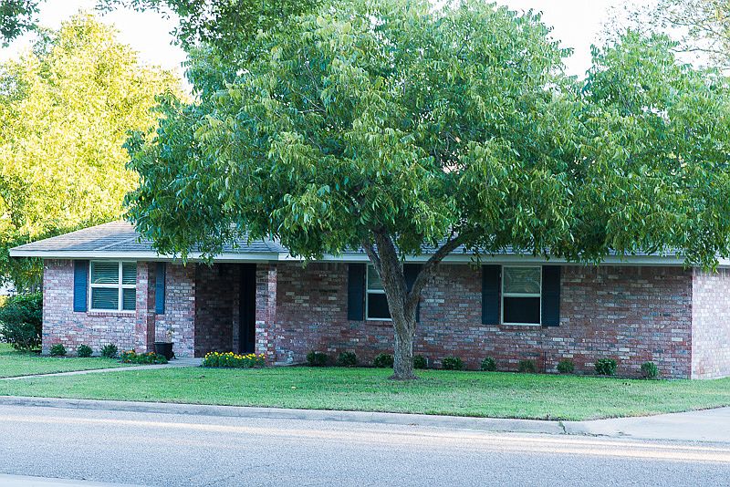1st image of 724 Enfield Dr
