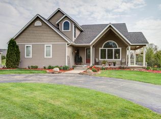3021 Meadow Hills Dr, Middleville, MI 49333