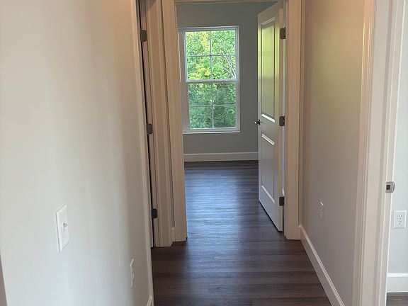 4th image of 491 Campbell Ave #304