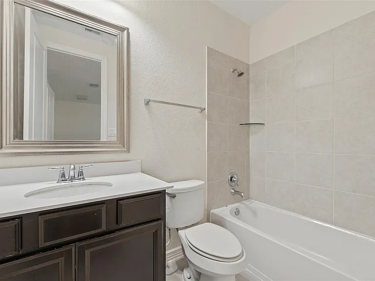 9679 Towne Lake Pkwy — Photo 19