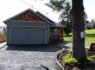 208 SW Chapman St, Sheridan, OR