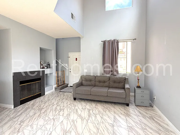 824 Caminito Estrella — Photo 2