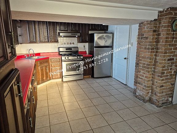 5th image of 451 Maplewood Ave