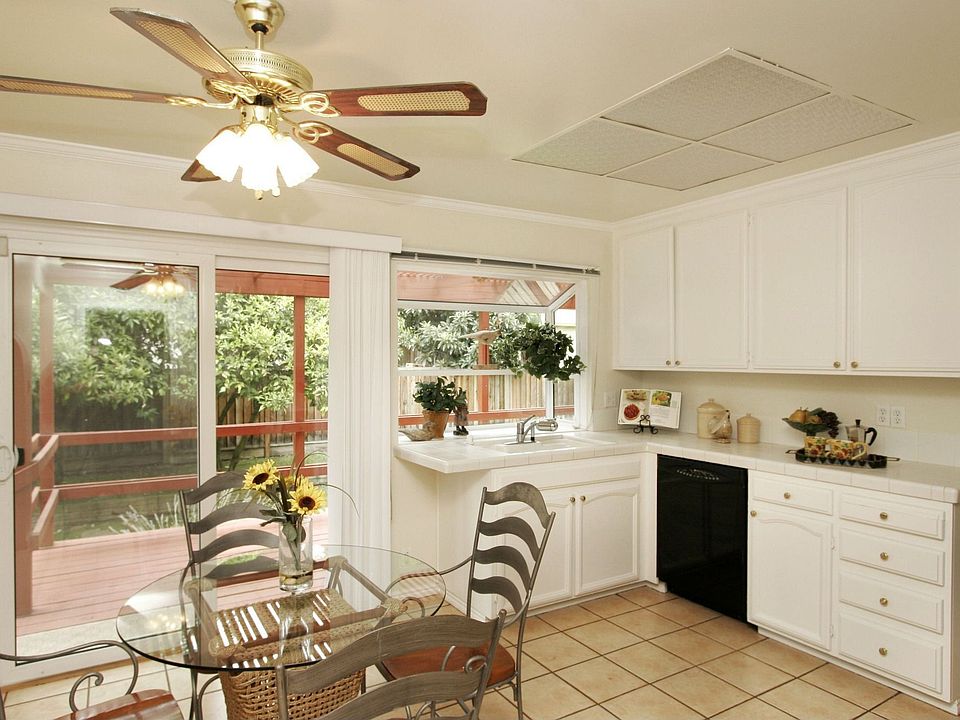 Sunny kitchen