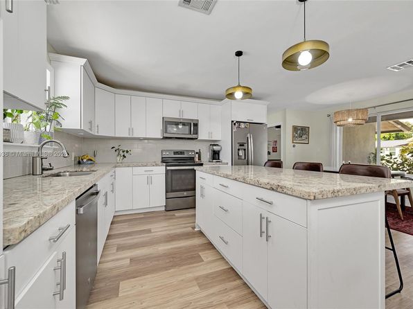 2221 N 46th Ave, Hollywood, FL 33021