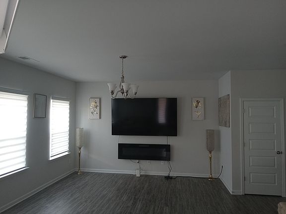 3rd image of 3839 Clarington Dr #3839