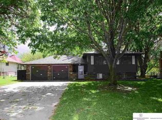 815 S 120th Ave, Omaha, NE 68154
