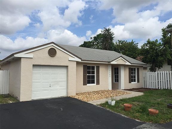 5th image of 5909 Woodland Point Pl