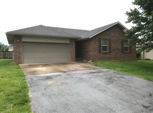 346 Shark Cir, Sparta, MO 65753