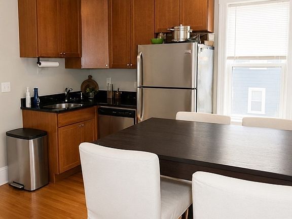 4th image of 247 Boston St #3