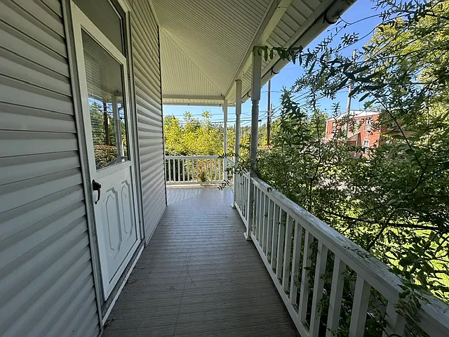 3 bed, 1.5 bath, $1,425 — Photo 2