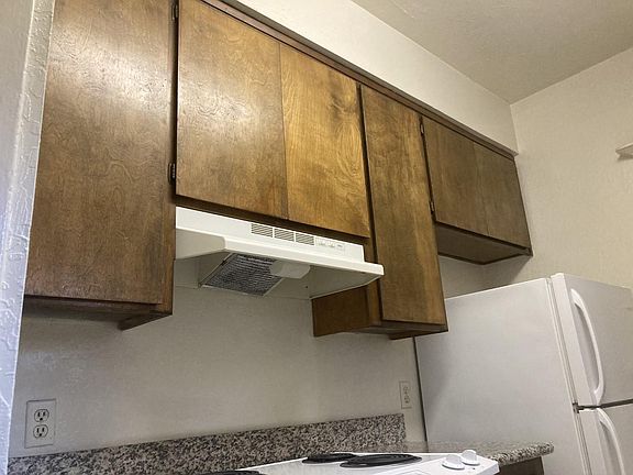 5th image of 520 Th St APT 3