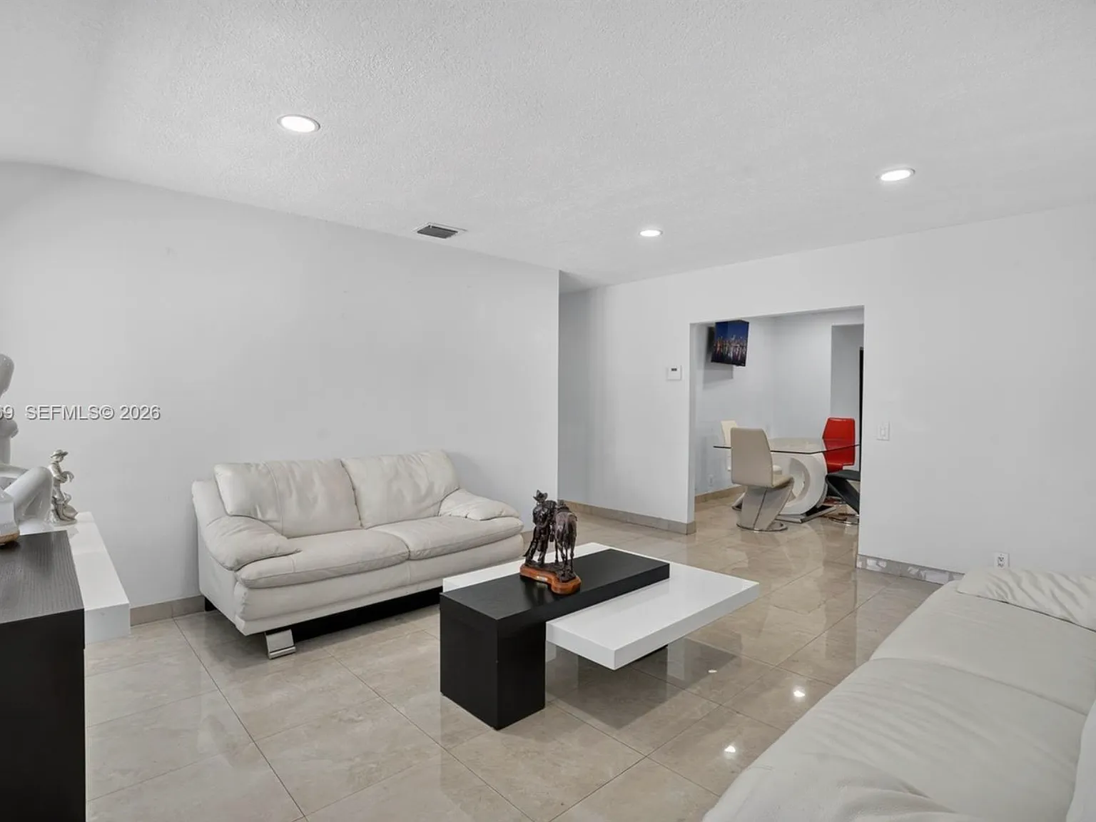 3 bed, 2618 sqft, $5,200 — Photo 1