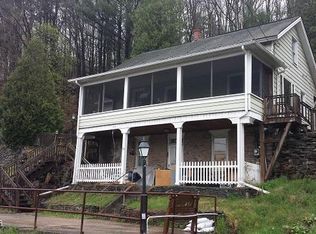 116 Bellemonte Ave, Hawley, PA 18428