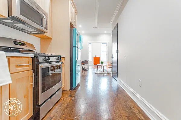 Rented by MySpaceNYC | media 25