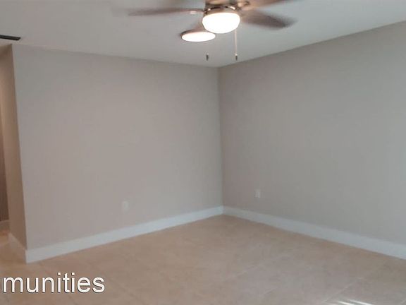 4th image of 2321 NE 2nd St APT 17