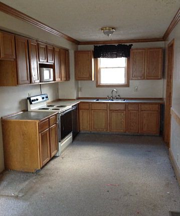 3rd image of 327 E 10th St
