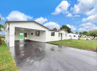 3510 NW 211th St, Miami Gardens, FL 33056