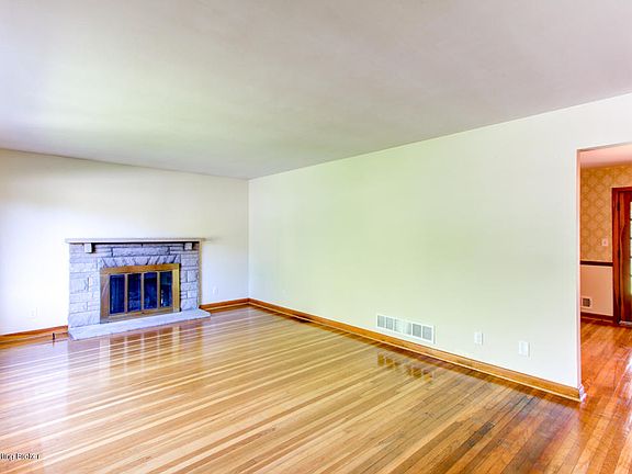 5th image of 3110 McMahan Blvd