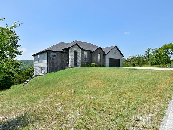 3rd image of 880 Black Forest Lane