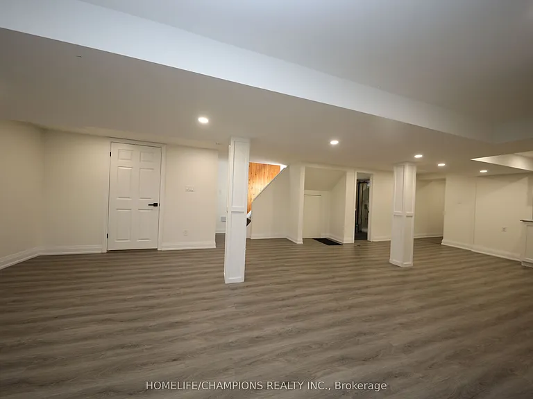 50 Fraserton Cres — Photo 2