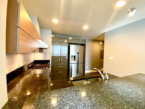 3rd image of 88 E San Fernando St Unit 2001