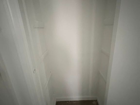 5th image of 28 E 47th St
