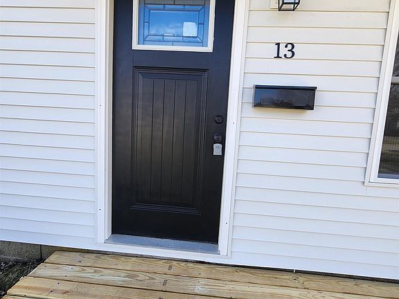 3rd image of 13 W Sunnydale Dr