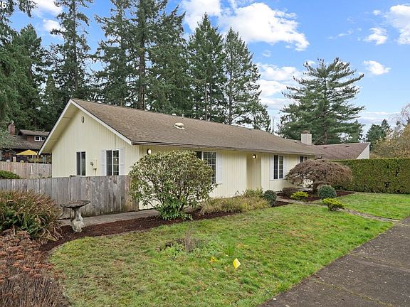 3rd image of 12170 SW Spring Ct