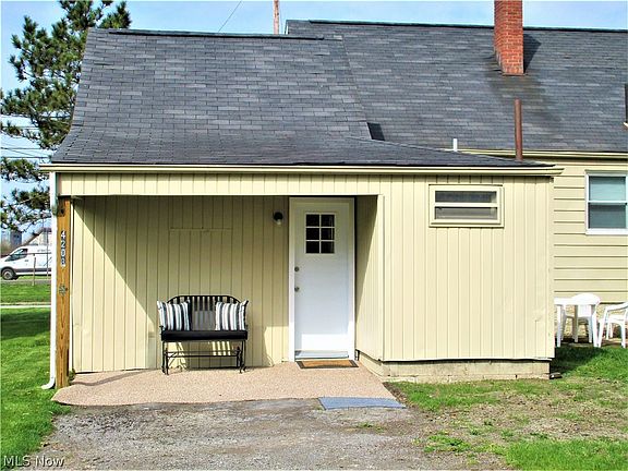 5th image of 4210 Mahoning Ave NW
