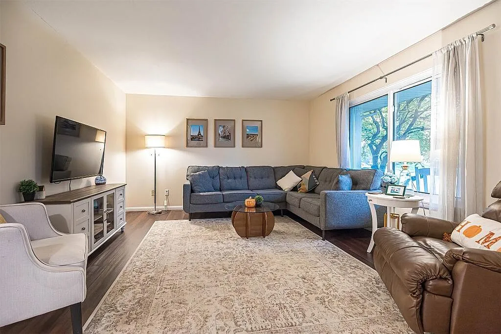 3 bed, 1167 sqft, $800 — Photo 3