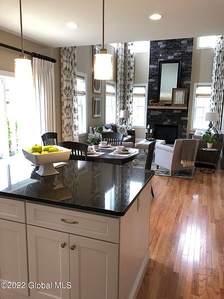 4th image of 10 Balsam Court