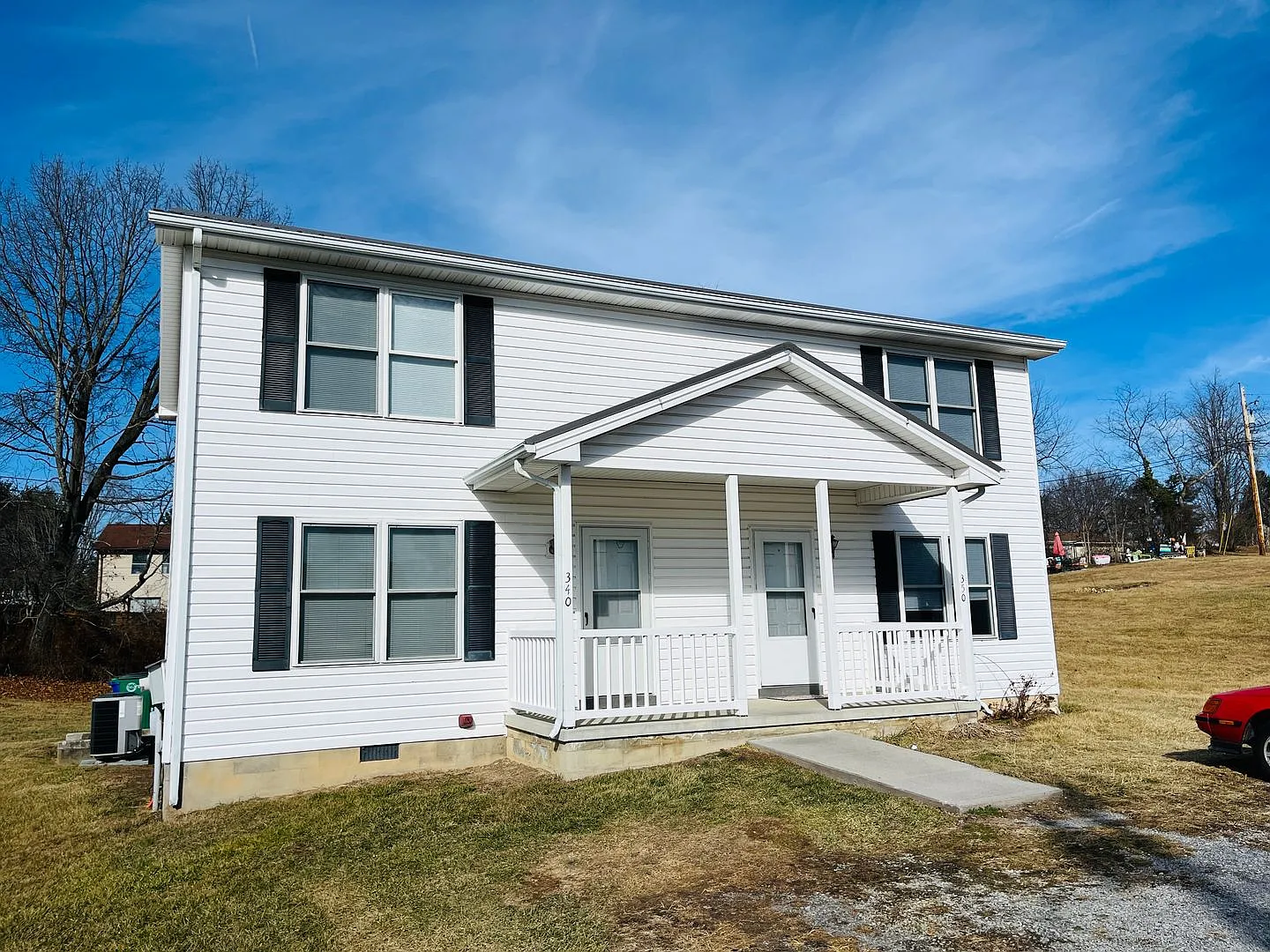 2 Bedroom, 2 Bathroom Duplex — Photo 1