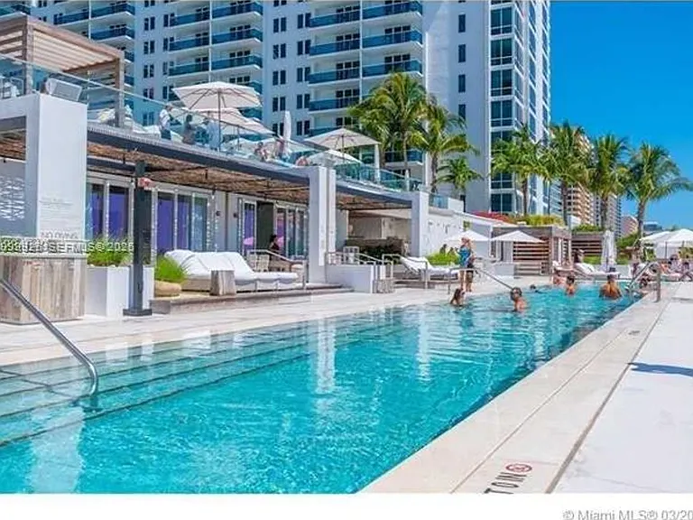 2301 Collins Avenue Cu #439 — Photo 16