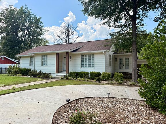 2nd image of 103 Davis Dr