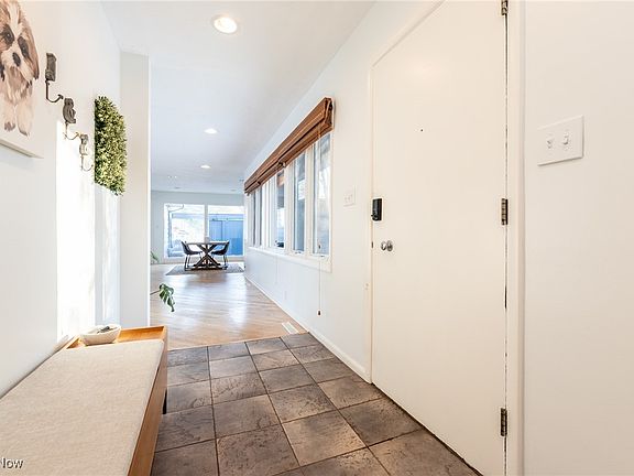 2nd image of 4775 Som Center Rd
