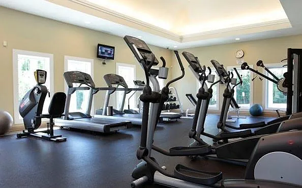 HOA - Fitness included