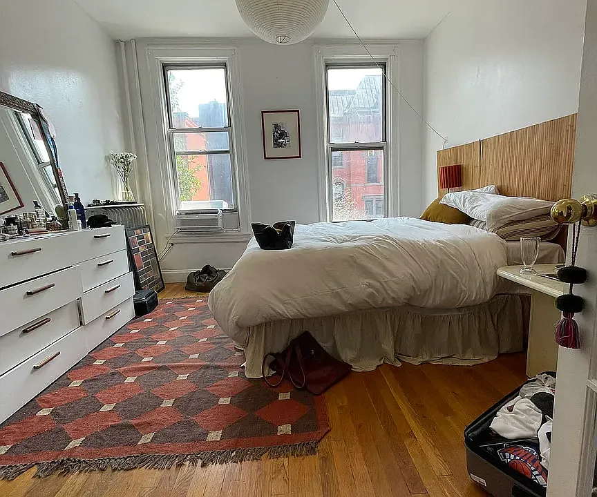 141 Montrose Ave #3R