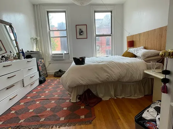 141 Montrose Ave APT 3R, Brooklyn, NY 11206