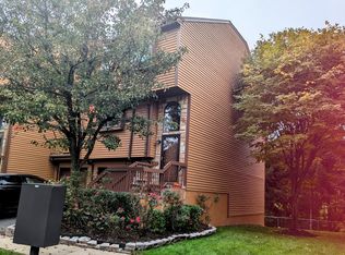18 Powderhorn Dr, Rockaway, NJ