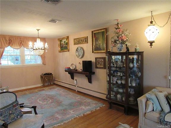 5th image of 18 Briarwood Ave