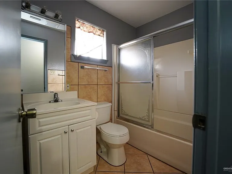 204 E Gomez Dr — Photo 17