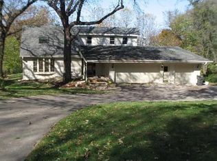 3917 Hillcrest Dr, Des Moines, IA 50310