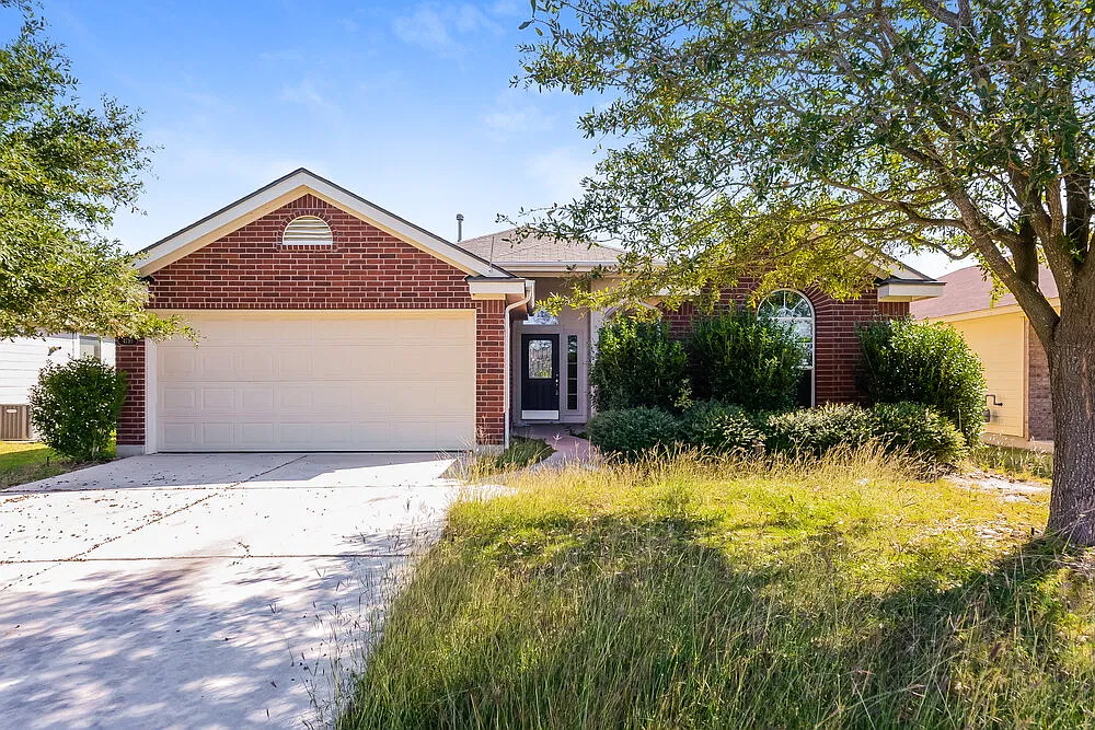 3 bed, 2.0 bath, 1461 sqft, $1,860 — Photo 1