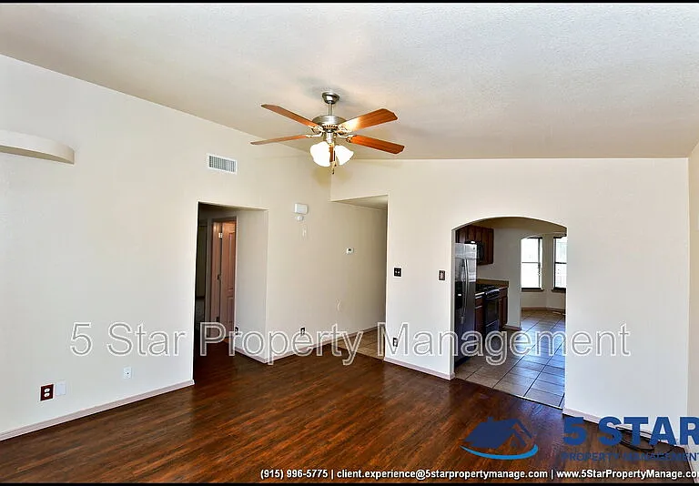 11613 Ochre Bluff Ln — Photo 9