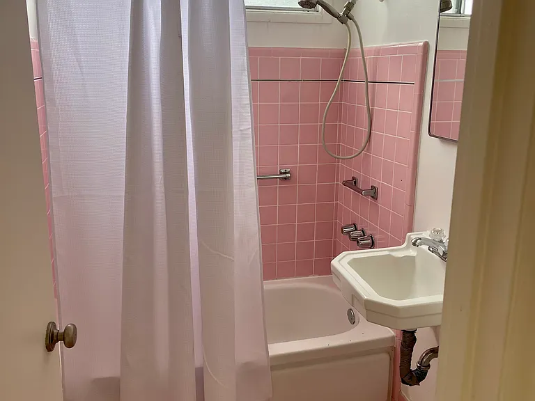 1188 S Mayfair Ave — Photo 17